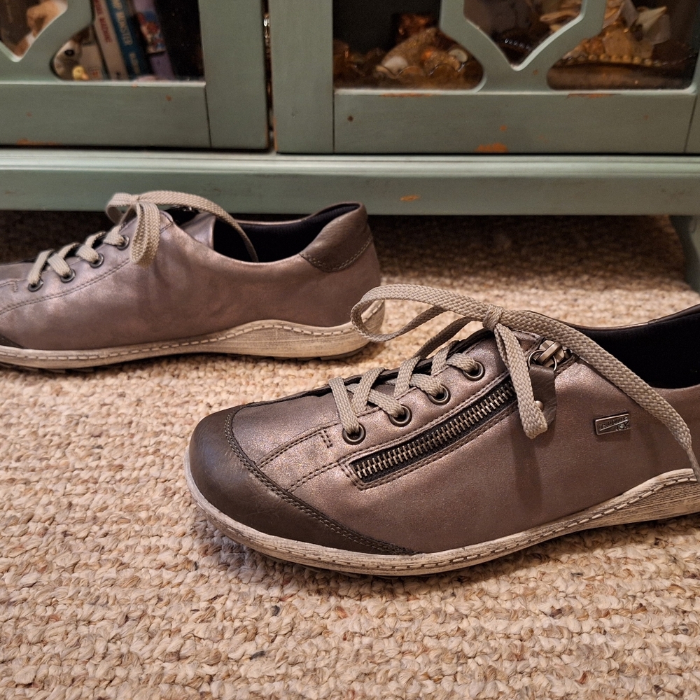 Remonte Liv Leather Sneakers Sz 42/US 10 (fits like 41)